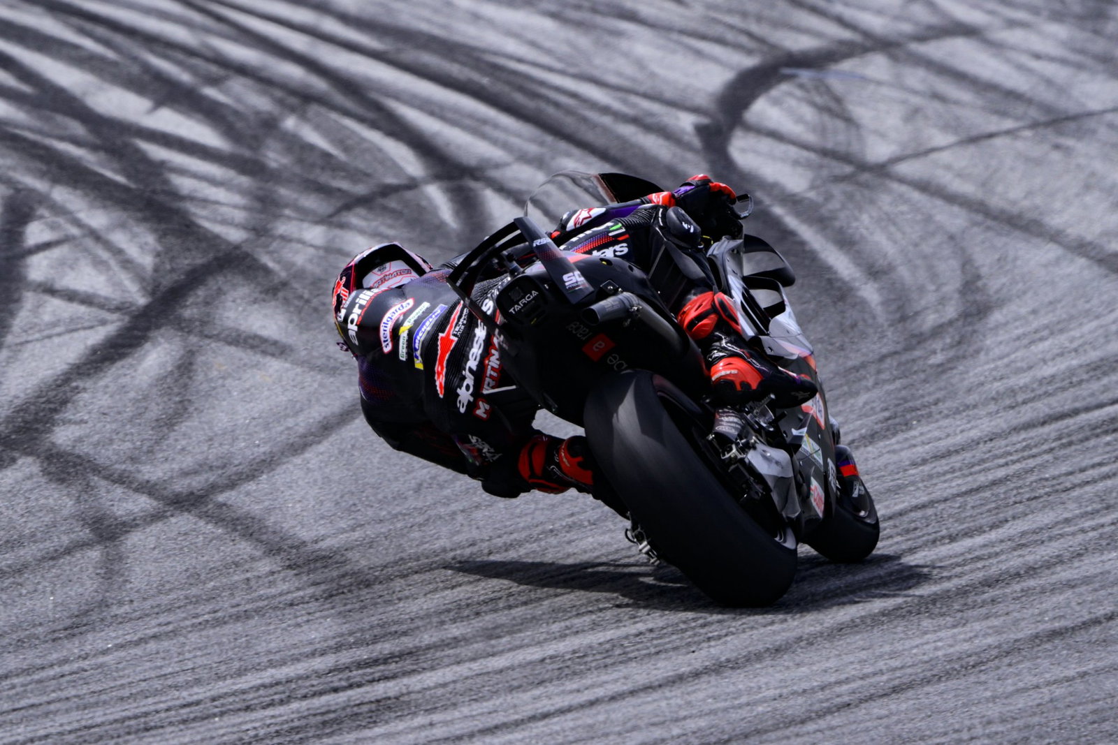 MotoGP Catalunya LIVE: Martin into Q2 despite crash, Bagnaia out