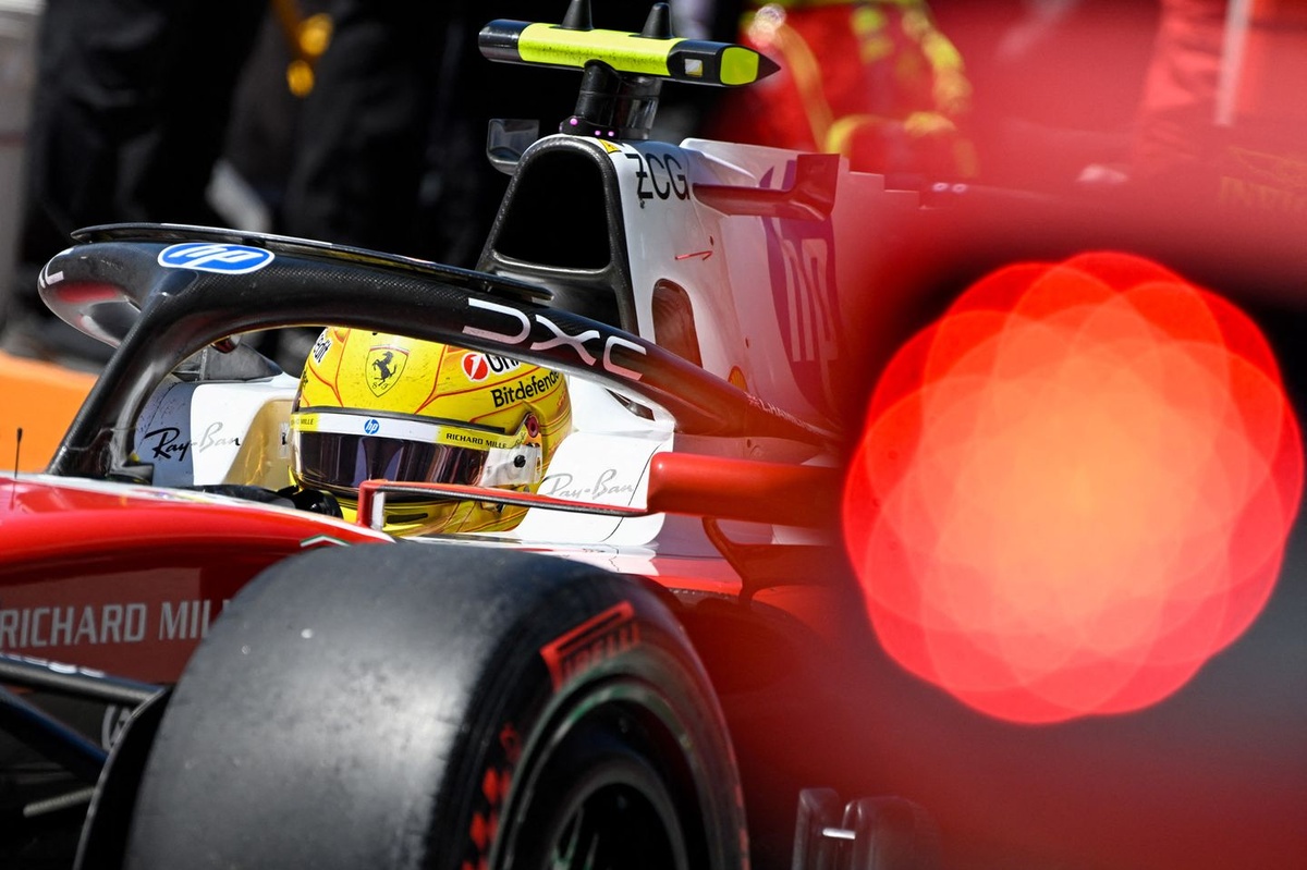 Hamilton, Kanada Yarış sprint yarışının son turunda inceleme altına alındı Hamilton, Kanada Yarış sprint yarışının son turunda inceleme altına alındı