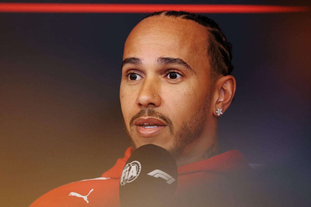 Hamilton: “Simülatör ayarlarının pistteki verimi tamamen bir yazı tura durumu” Hamilton: “Simülatör ayarlarının pistteki verimi tamamen bir yazı tura durumu”