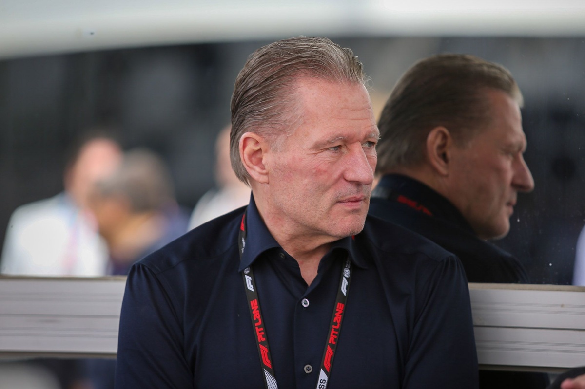 Jos Verstappen’den Steiner’a sert yanıt: “Neden artık Formula 1’de olmadığını çok iyi anlıyorum” Jos Verstappen’den Steiner’a sert yanıt: “Neden artık Formula 1’de olmadığını çok iyi anlıyorum”