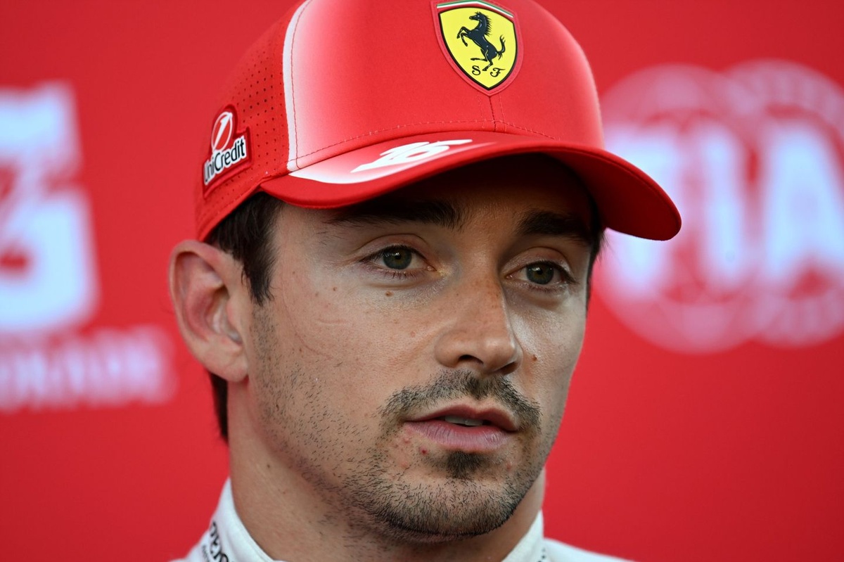 Leclerc: “Virajlara resmen dua ederek giriyorum” Leclerc: “Virajlara resmen dua ederek giriyorum”