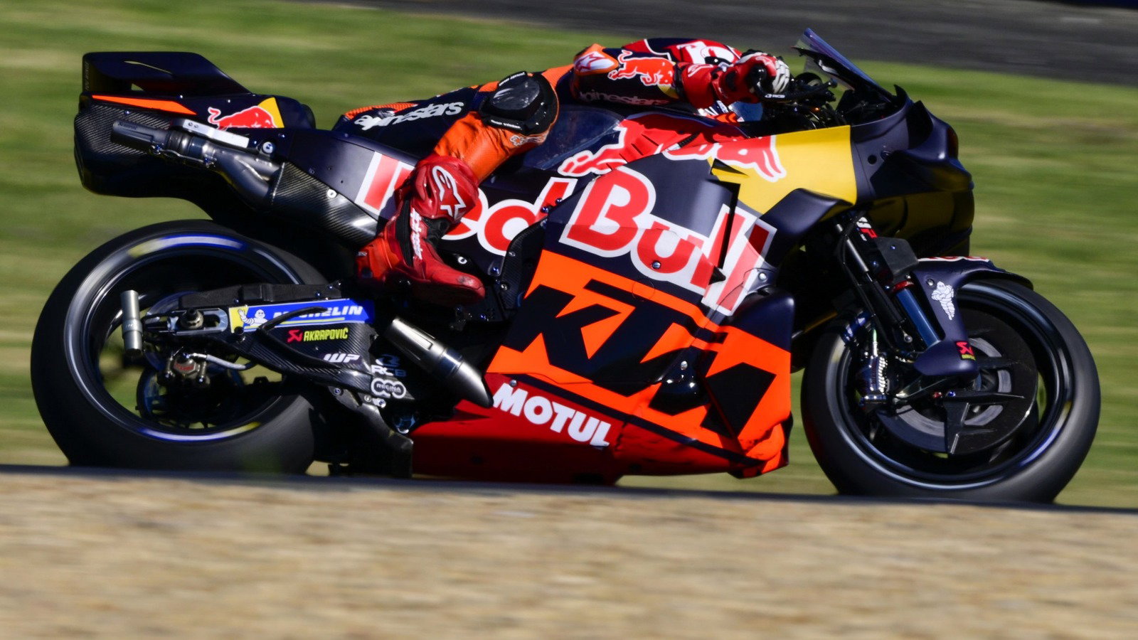 MotoGP evolution creates “really strange” riding style MotoGP evolution creates “really strange” riding style