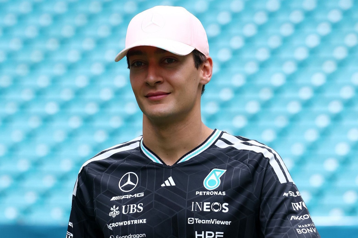 Russell: “V8 motorlar tartışmasız geri dönmeli”