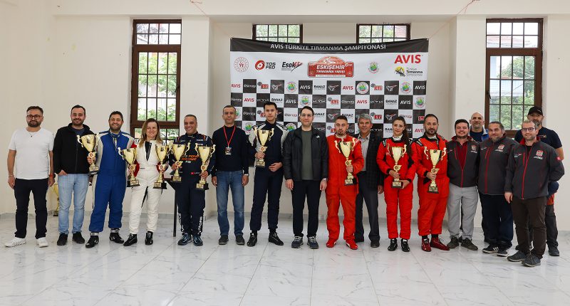 Sarıcakaya’da Yağış ve Sis Sürücüleri Zorladı