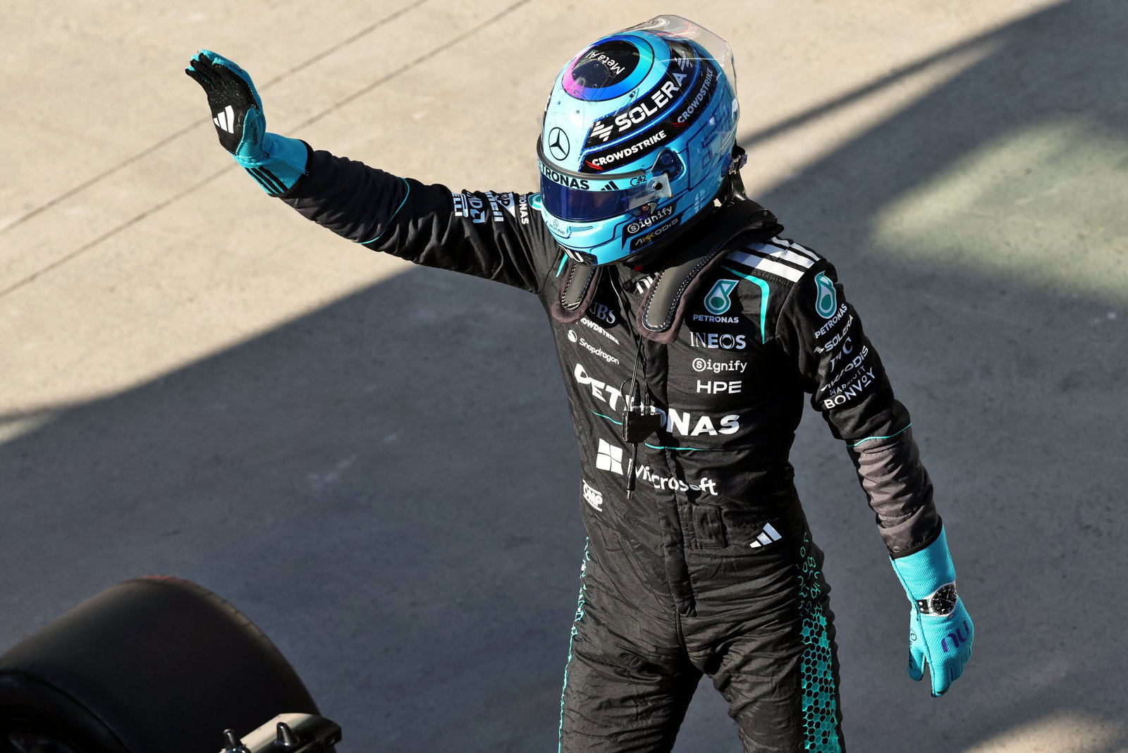 George Russell pips Kimi Antonelli to Canada F1 sprint pole as Fernando Alonso crashes out