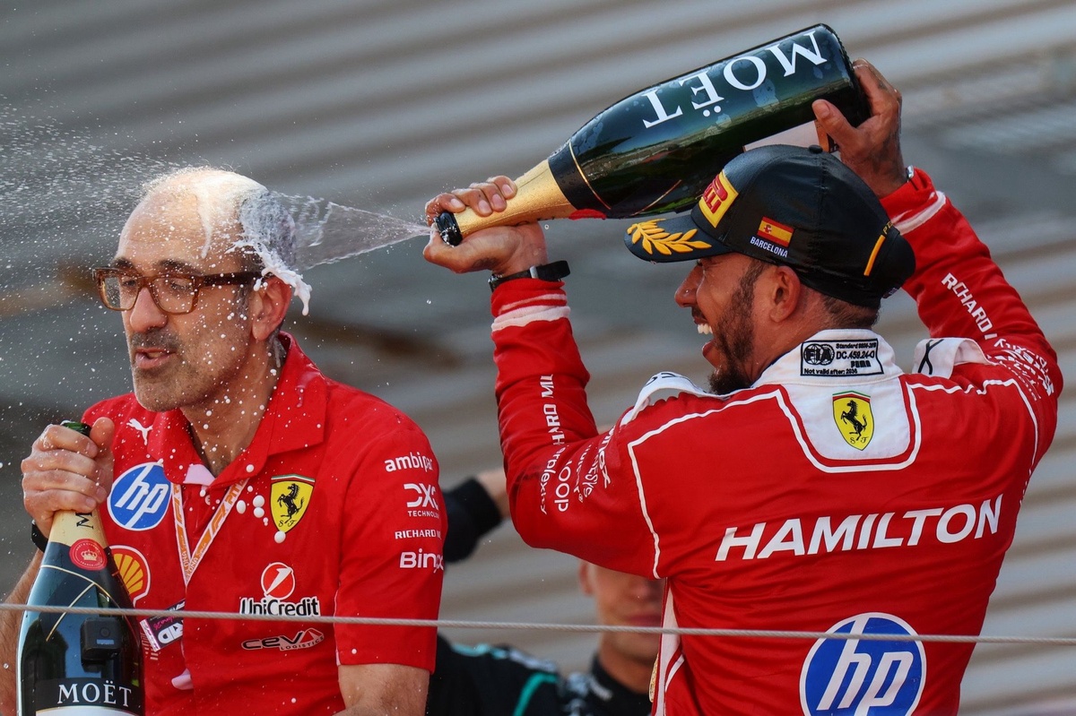 Ferrari’den karar: Carlo Santi’nin görevine devam edeceği kesinleşti Ferrari’den karar: Carlo Santi’nin görevine devam edeceği kesinleşti