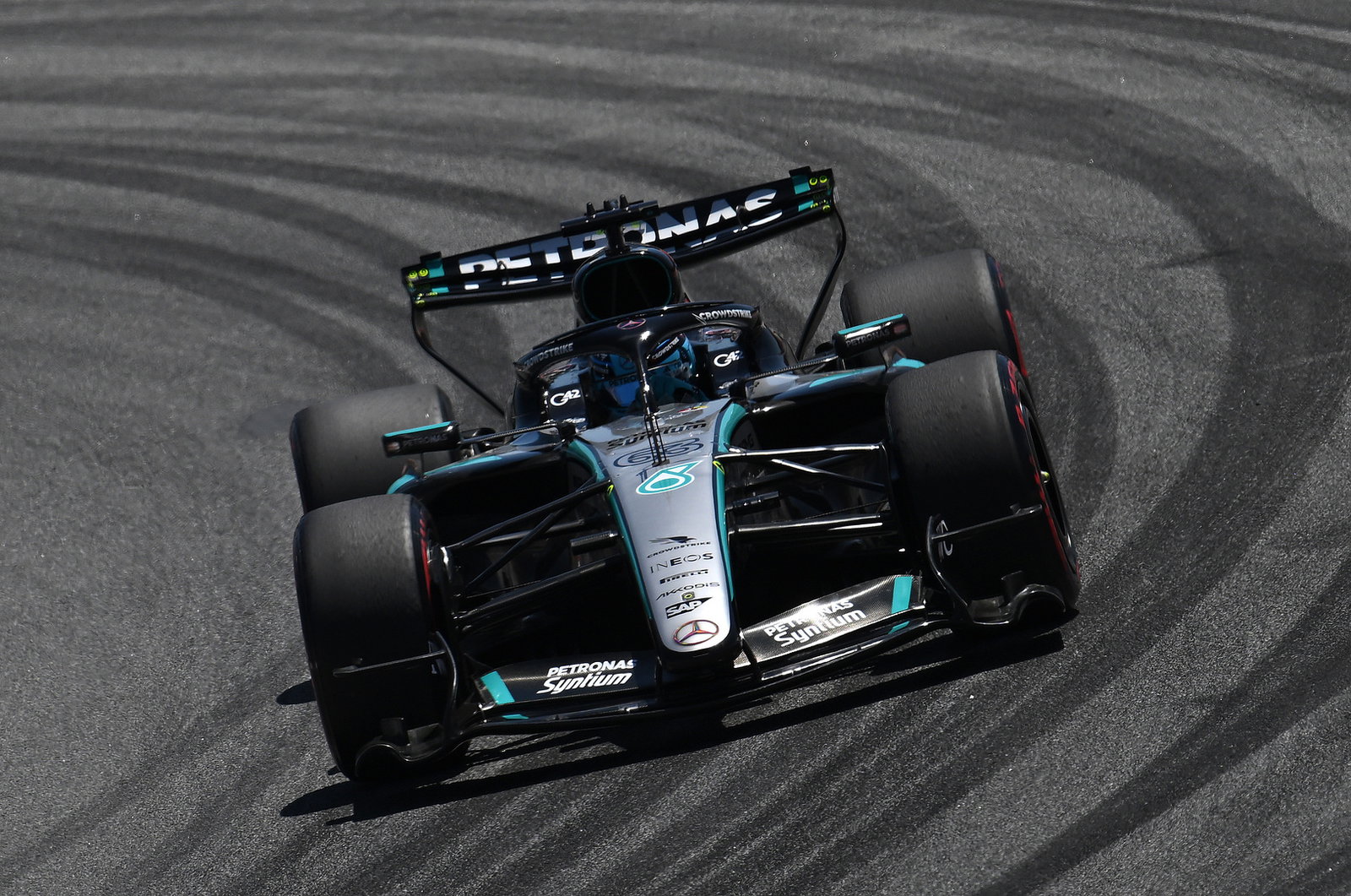 George Russell pips Lewis Hamilton to F1 Barcelona GP pole after Charles Leclerc crashes out George Russell pips Lewis Hamilton to F1 Barcelona GP pole after Charles Leclerc crashes out