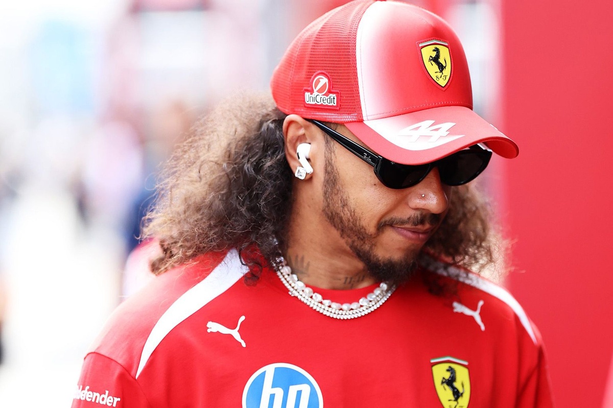 Hamilton: “Başkasının hatasıyla değil, saf performansla kazanmak istiyoruz” Hamilton: “Başkasının hatasıyla değil, saf performansla kazanmak istiyoruz”