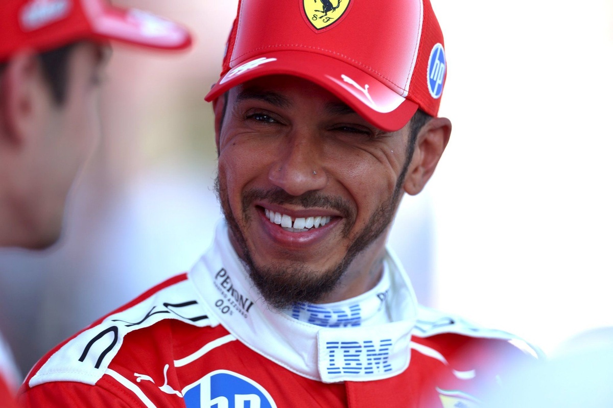 Hamilton: “Düzlüklerin sonlarında problem yaşıyoruz”