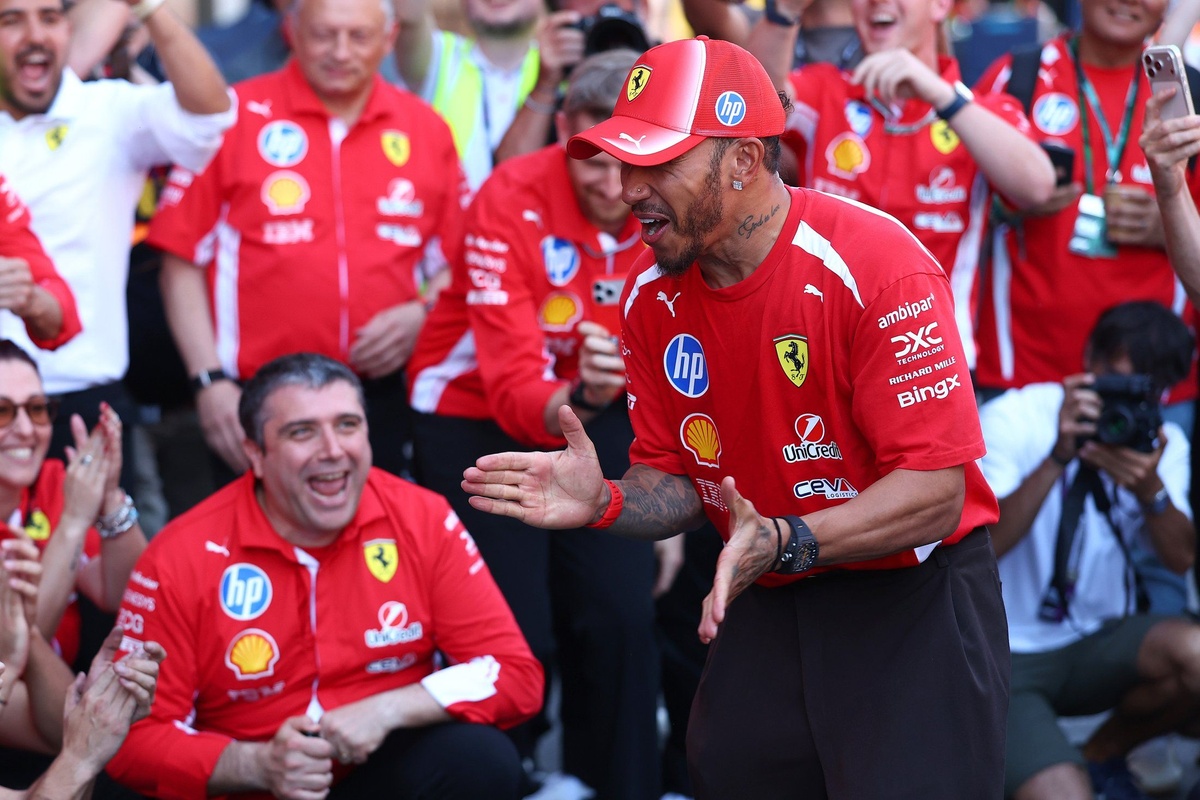 Hamilton: “Eminim Vasseur bile benden şüphe duydu” Hamilton: “Eminim Vasseur bile benden şüphe duydu”