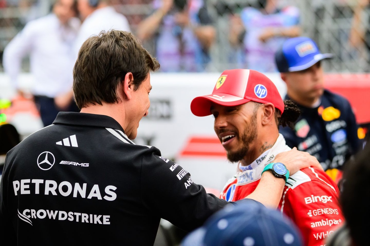 Hill’den Mercedes’e uyarı: “Hamilton geçen yılın Verstappen’i olabilir”