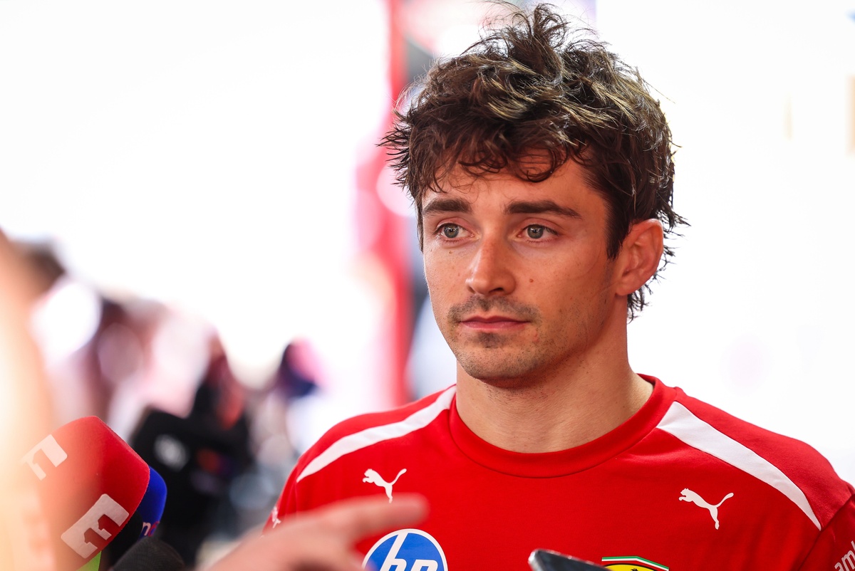 Leclerc: “Hiç böyle bir problem yaşamamıştım, dört frenin üçü çalışmıyordu” Leclerc: “Hiç böyle bir problem yaşamamıştım, dört frenin üçü çalışmıyordu”
