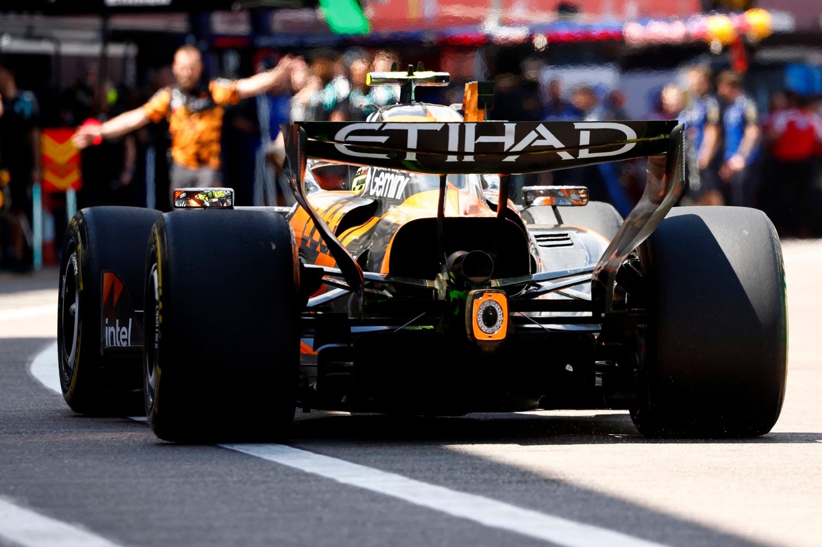 McLaren, Norris’in aracındaki ihlâl nedeniyle 30 bin euro ceza aldı
