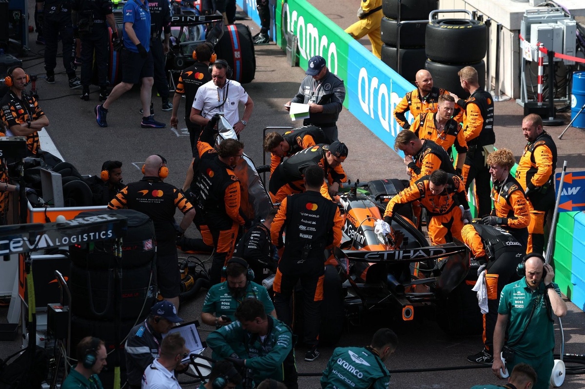 McLaren’den Monako sonrası özel önlem: Barcelona’da pit yolu ölçüldü McLaren’den Monako sonrası özel önlem: Barcelona’da pit yolu ölçüldü