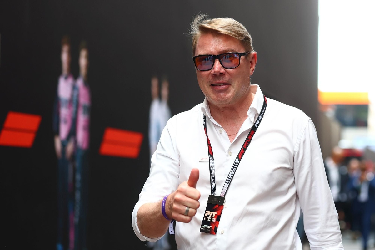 McLaren, 1000. yarışını Mika Hakkinen heykeliyle kutladı