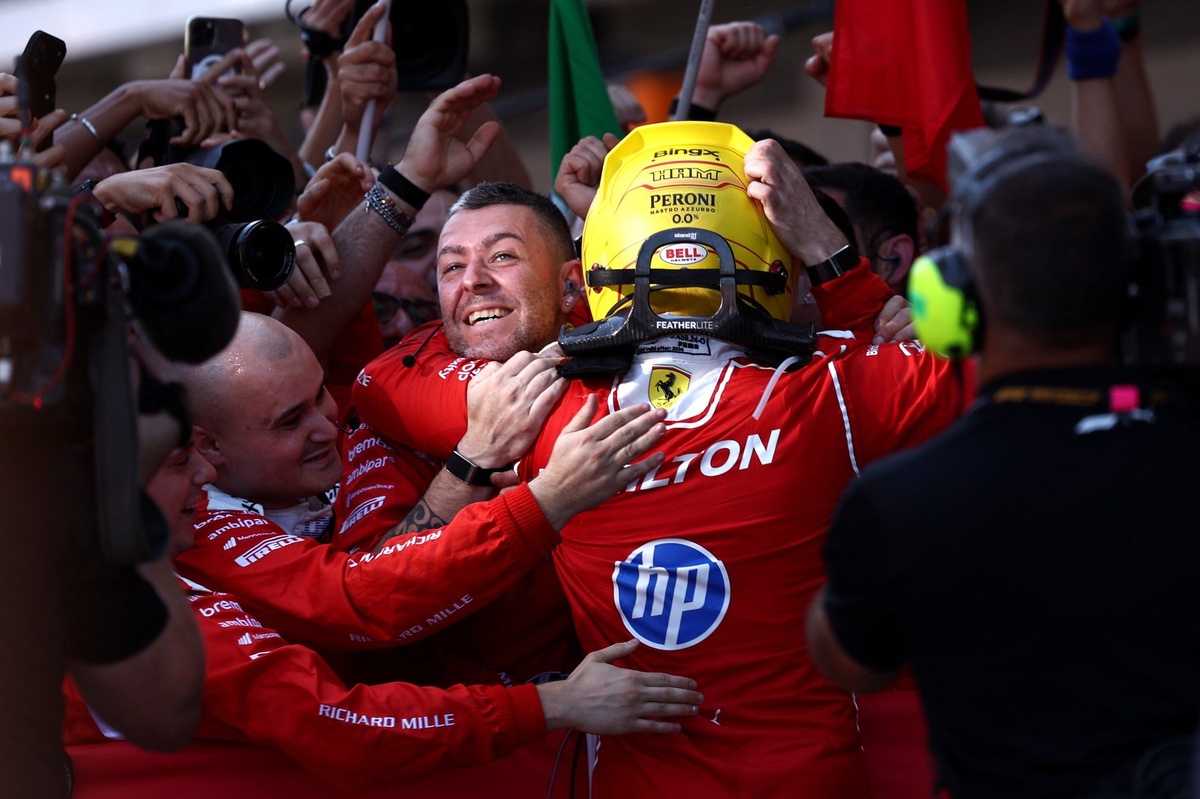 Piero Ferrari: “Hamilton’ın Ferrari’deki ilk zaferi, kaderin bize bir işareti olabilir” Piero Ferrari: “Hamilton’ın Ferrari’deki ilk zaferi, kaderin bize bir işareti olabilir”