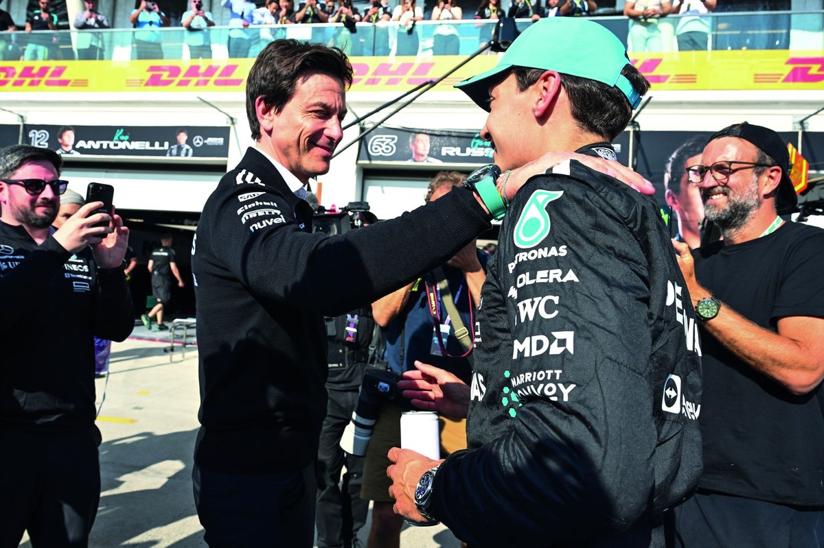 Russell, Wolff ile arasındaki arkadaşlığı anlattı: “Bütün zorlukları beraber göğüsledik” Russell, Wolff ile arasındaki arkadaşlığı anlattı: “Bütün zorlukları beraber göğüsledik”