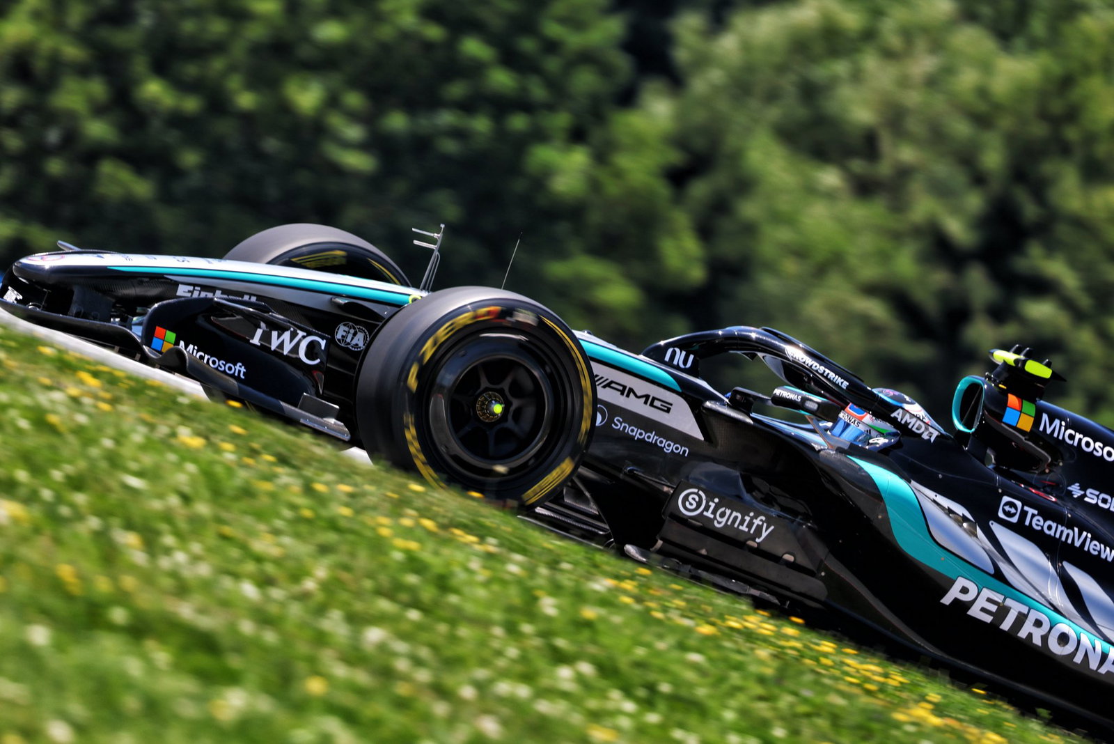 Kimi Antonelli heads Mercedes 1-2 as Red Bull, Lando Norris hit trouble in F1 Austrian GP first practice