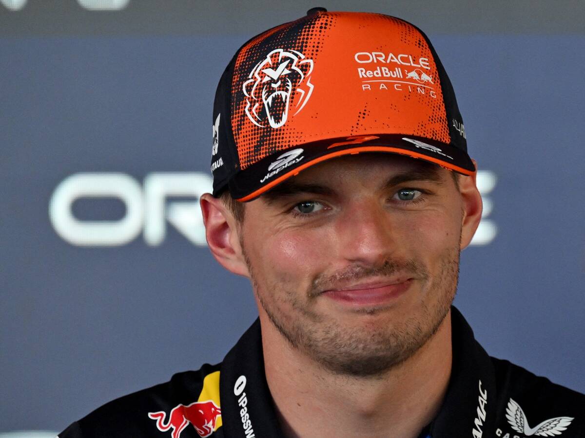 Verstappen lacht über Silverstone im Simulator: “Wie eine andere Strecke” Verstappen lacht über Silverstone im Simulator: “Wie eine andere Strecke”