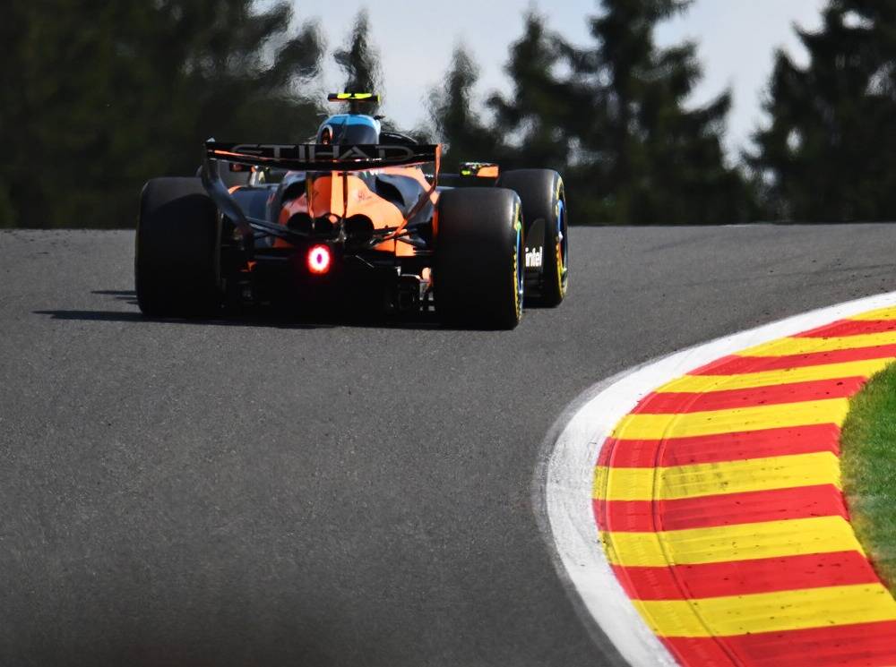Jetzt doch: McLaren bringt Macarena-Heckflügel mit nach Ungarn Jetzt doch: McLaren bringt Macarena-Heckflügel mit nach Ungarn