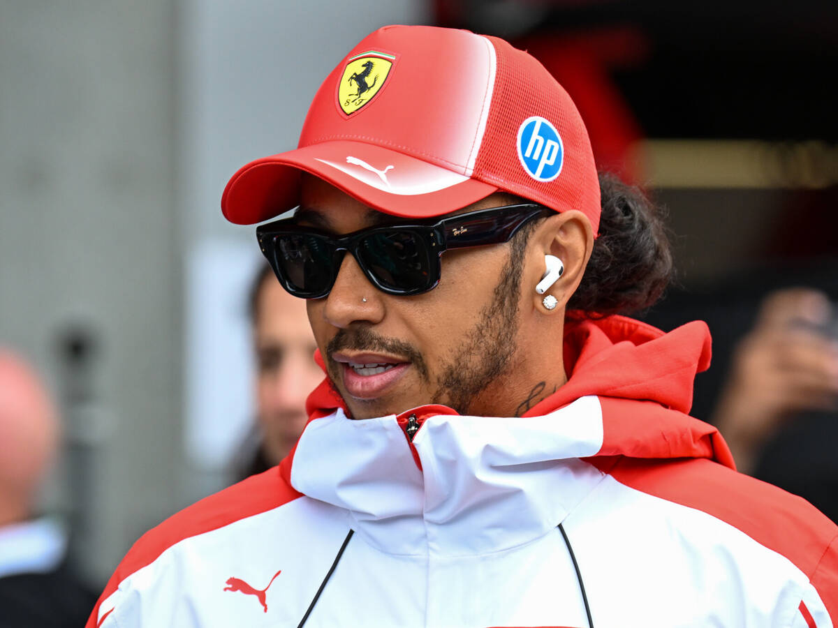 Hamilton schwärmt von Ferrari: “Stolz, wie ich mich da rausgeholt habe” Hamilton schwärmt von Ferrari: “Stolz, wie ich mich da rausgeholt habe”