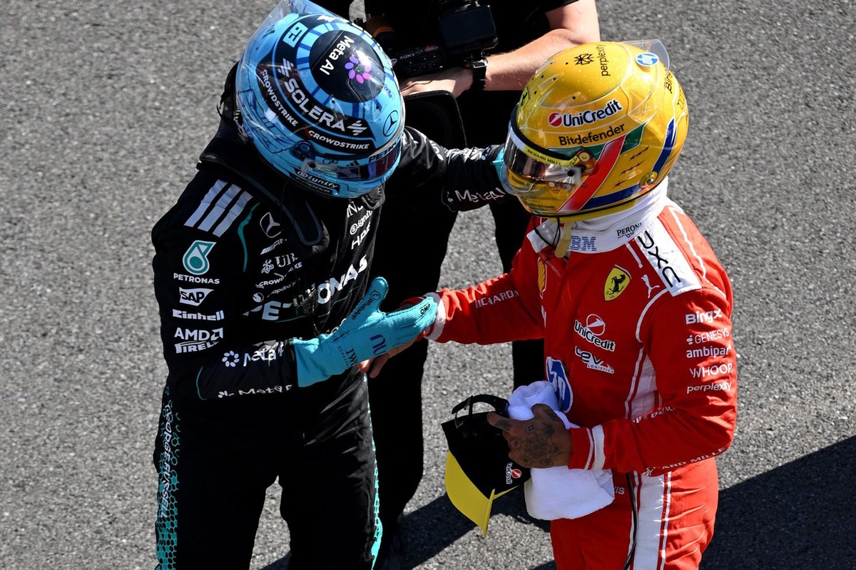 Hamilton Ferrari’de, Russell Mercedes’te devam ediyor: 2027 için uzatma maddesi kullanıldı Hamilton Ferrari’de, Russell Mercedes’te devam ediyor: 2027 için uzatma maddesi kullanıldı