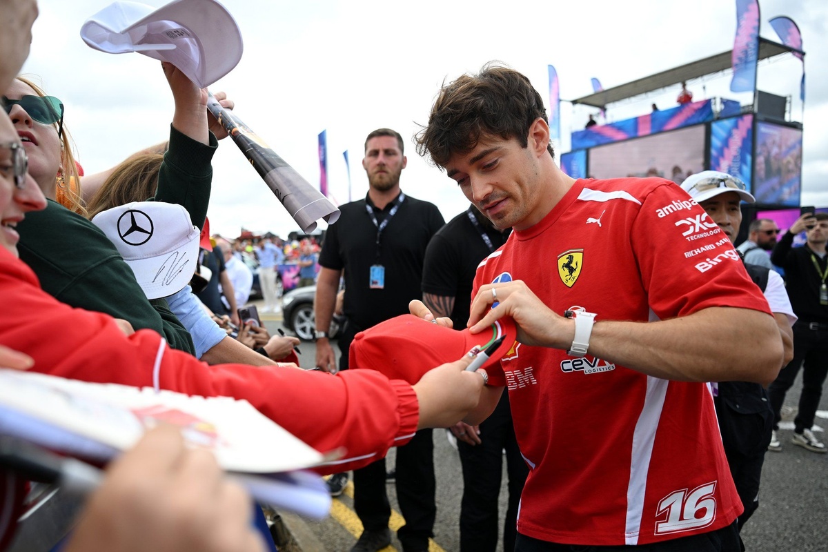 Leclerc: “Araçtaki sürüş hissini tekrardan yakalamak harika” Leclerc: “Araçtaki sürüş hissini tekrardan yakalamak harika”