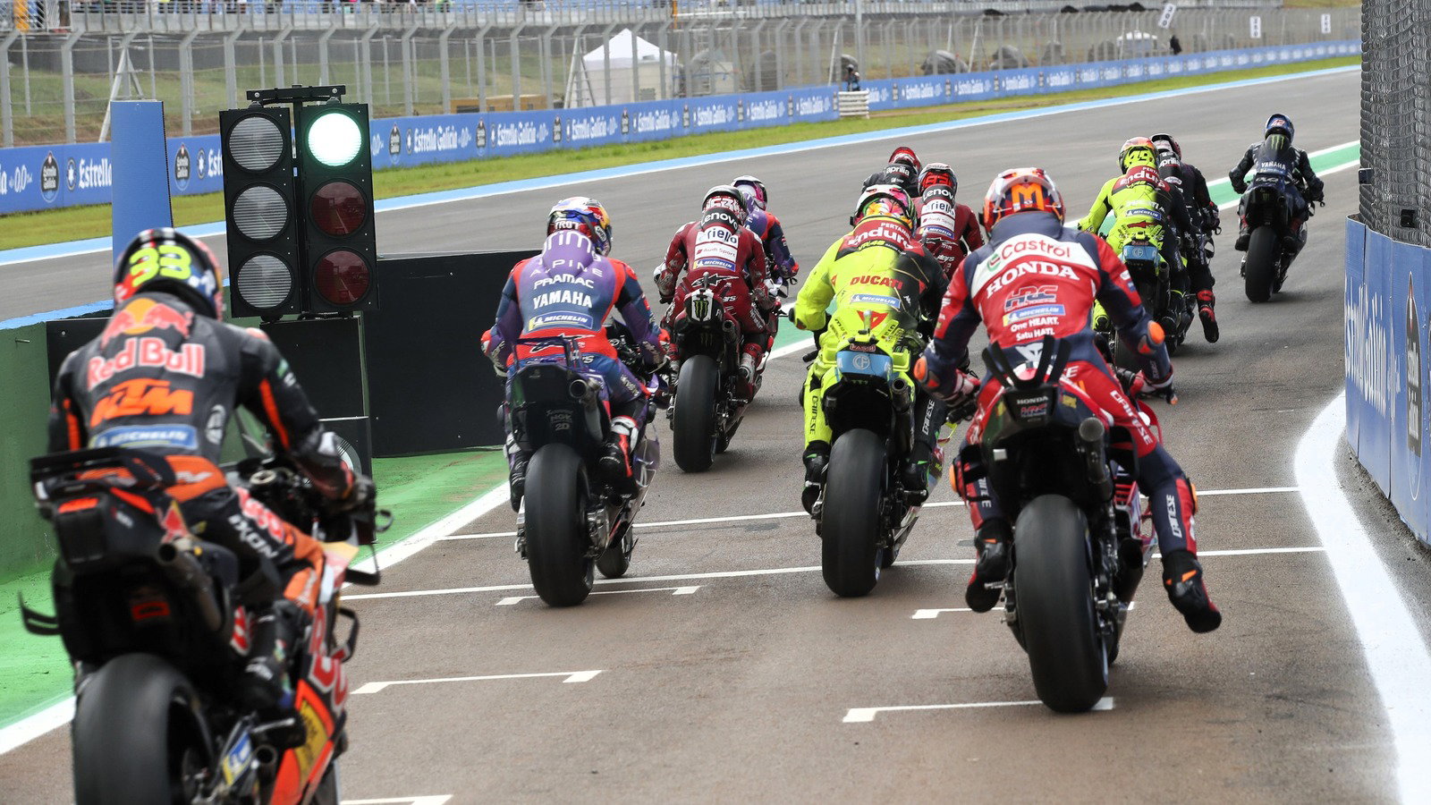 MotoGP’s controversial single-bike proposal faces sudden U-turn MotoGP’s controversial single-bike proposal faces sudden U-turn