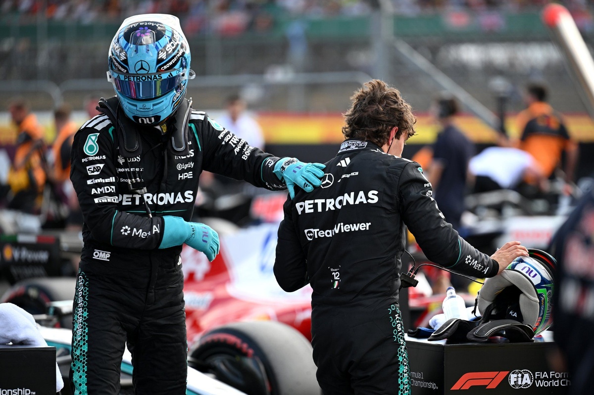 Russell, Mercedes’in pilotlar arasında ayrım yaptığı iddialarını reddetti Russell, Mercedes’in pilotlar arasında ayrım yaptığı iddialarını reddetti