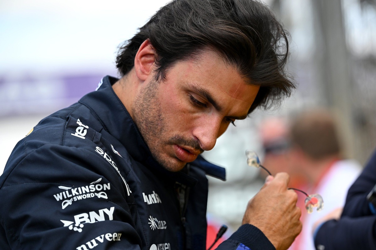 Sainz: “Silverstone yarışı sinir bozucu bir gündü”
