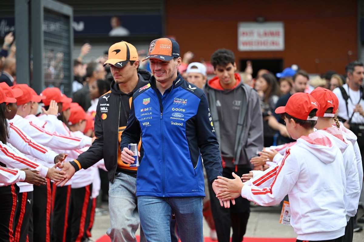 Verstappen Red Bull’da kalmaya yakın: Hedef, ilk galibiyet