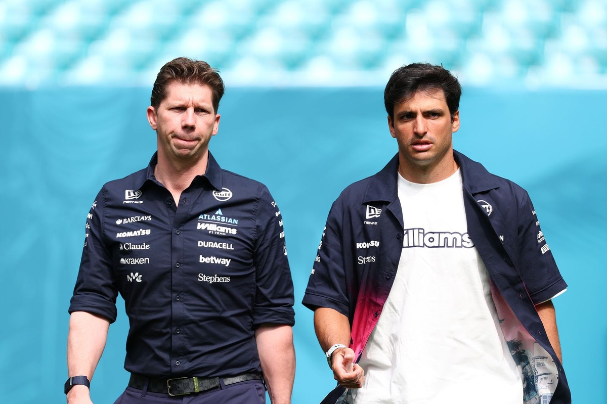Vowles, Sainz ve Piastri teması hakkında: “Bizden önce yol vermesi gereken isim Alonso’ydu” Vowles, Sainz ve Piastri teması hakkında: “Bizden önce yol vermesi gereken isim Alonso’ydu”