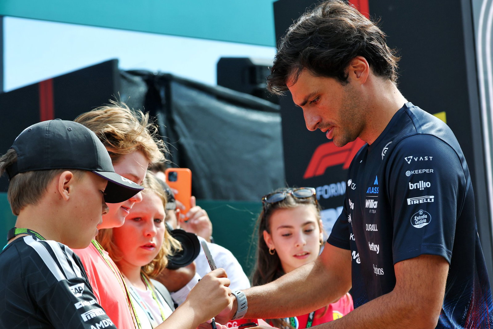 Williams F1 boss assesses chances of retaining Carlos Sainz Williams F1 boss assesses chances of retaining Carlos Sainz