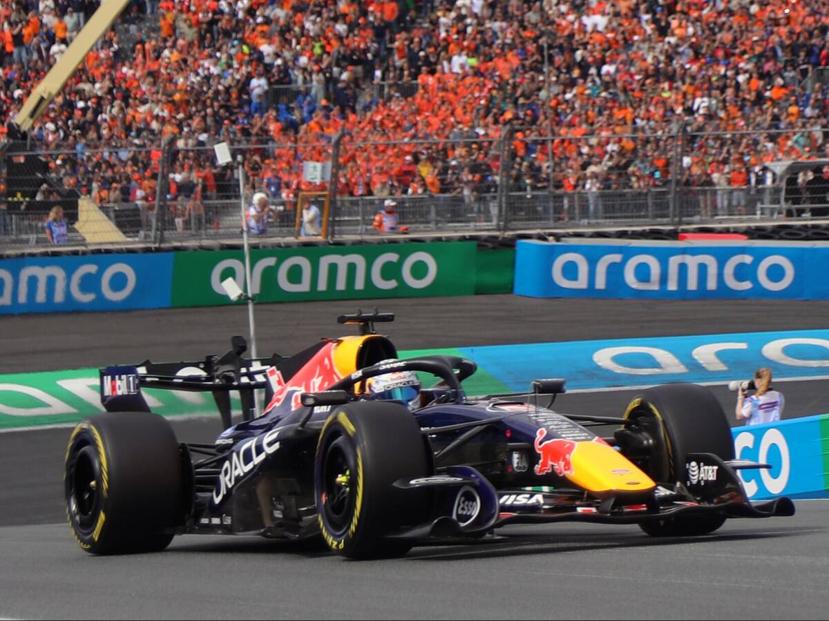 Bitteres Heimspiel für Max Verstappen: Harter Einschlag in der Steilkurve! Bitteres Heimspiel für Max Verstappen: Harter Einschlag in der Steilkurve!