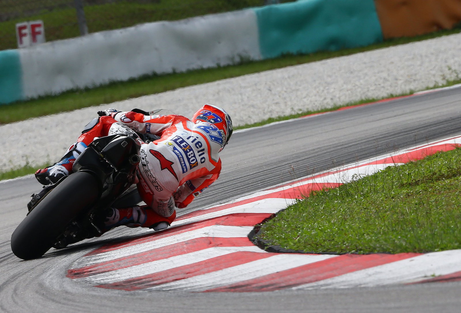 Casey Stoner’s MotoGP riding style considered “impossible” by Ducati veteran Casey Stoner’s MotoGP riding style considered “impossible” by Ducati veteran