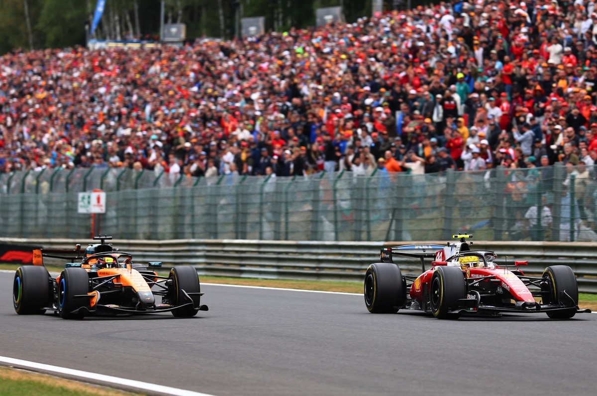 McLaren, Ferrari’nin “Macarena” kanadını geç fark ettiği için hayal kırıklığı yaşıyor McLaren, Ferrari’nin “Macarena” kanadını geç fark ettiği için hayal kırıklığı yaşıyor