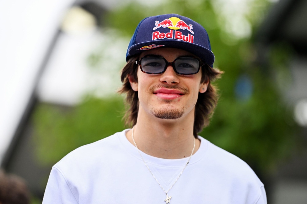 Red Bull’un genç yeteneği Nikola Tsolov, ilk resmi Formula 1 testine hazırlanıyor Red Bull’un genç yeteneği Nikola Tsolov, ilk resmi Formula 1 testine hazırlanıyor