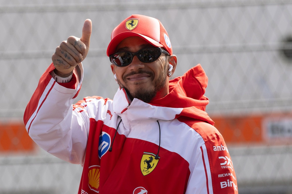 Smedley: “Ferrari şampiyonluğu istiyorsa Hamilton’ı desteklemeli” Smedley: “Ferrari şampiyonluğu istiyorsa Hamilton’ı desteklemeli”