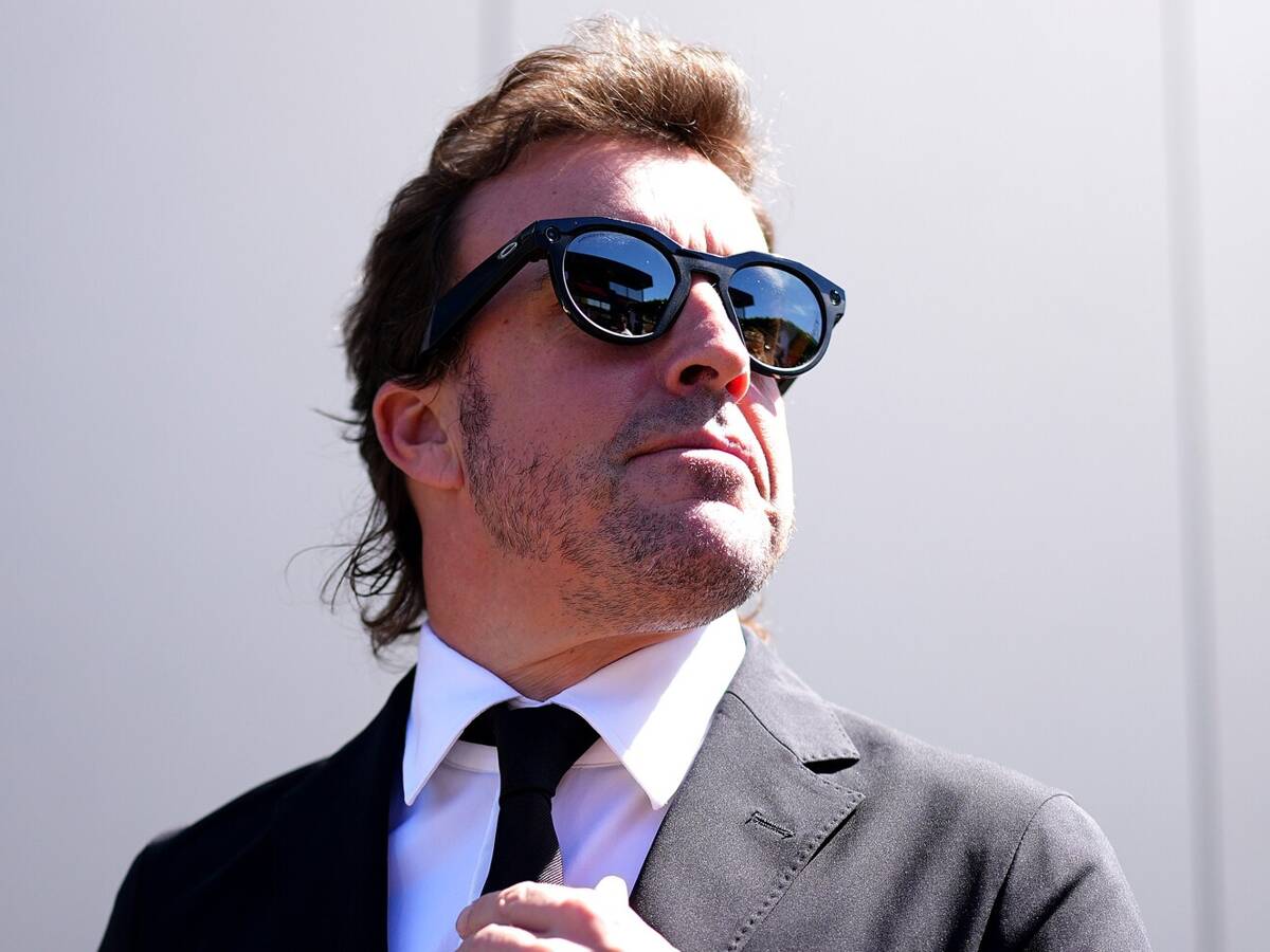 Formel-1-Yarışçı Fernando Alonso gönnt sich verchromten Bugatti Veyron Formel-1-Yarışçı Fernando Alonso gönnt sich verchromten Bugatti Veyron