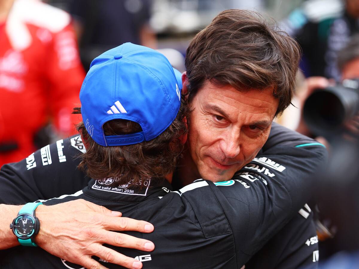 Toto Wolff über Antonelli: “Manchmal ist er mir eine Spur zu cool” Toto Wolff über Antonelli: “Manchmal ist er mir eine Spur zu cool”