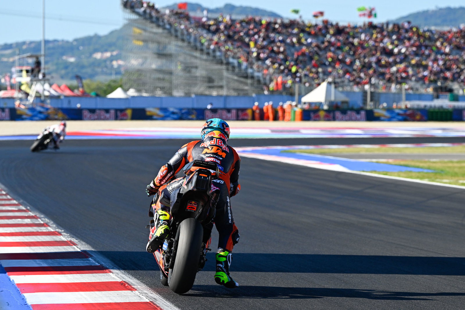 Outgoing KTM MotoGP rider skirting “disaster” due to setup quirk