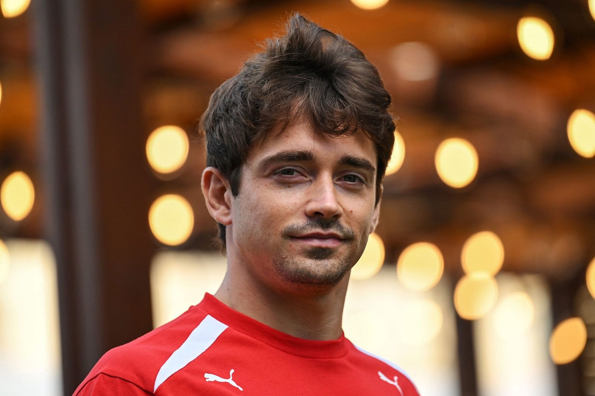 Leclerc: “Kırmızı araçlar ne yaparsa yapsın abartılıyor” Leclerc: “Kırmızı araçlar ne yaparsa yapsın abartılıyor”