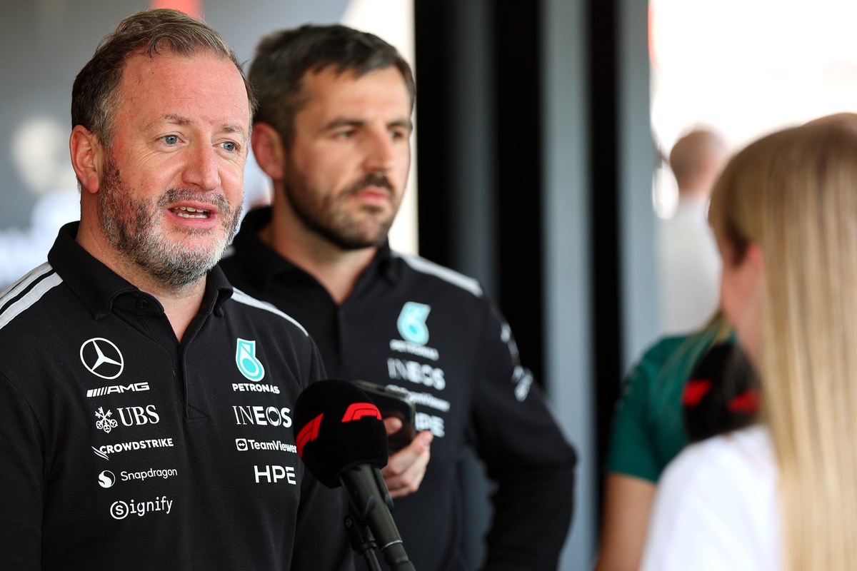 Mercedes, Russell’ın performansından memnun: “En yakın rakibine böyle fark atması inanılmazdı” Mercedes, Russell’ın performansından memnun: “En yakın rakibine böyle fark atması inanılmazdı”