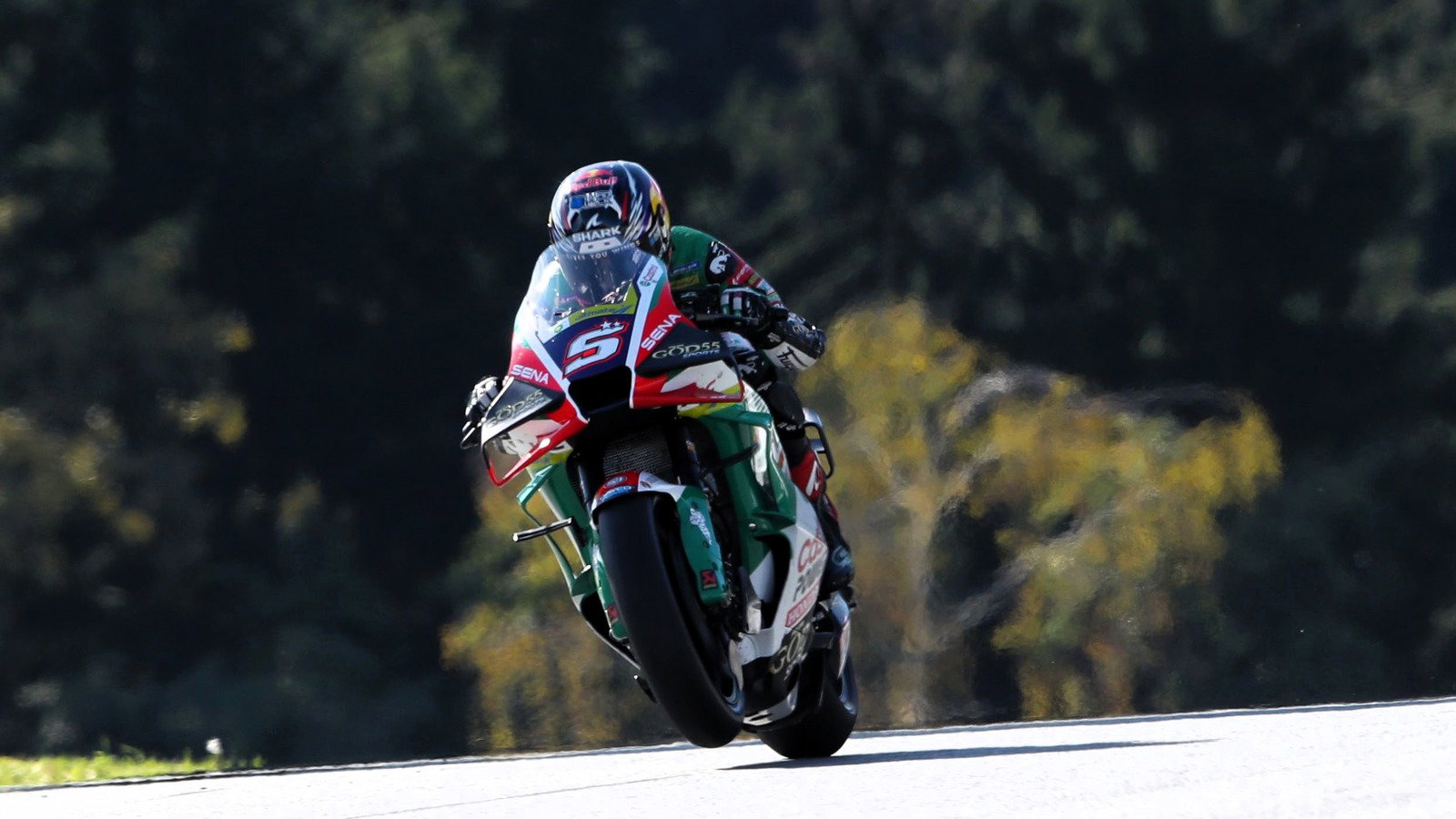 “Scared for the knee” – Johann Zarco’s “crash test” then Moreira near miss