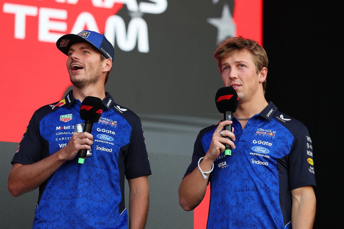 Verstappen’den Tsunoda ve Lawson örneği: “Kurallar sporun yapısıyla tamamen çelişiyor” Verstappen’den Tsunoda ve Lawson örneği: “Kurallar sporun yapısıyla tamamen çelişiyor”