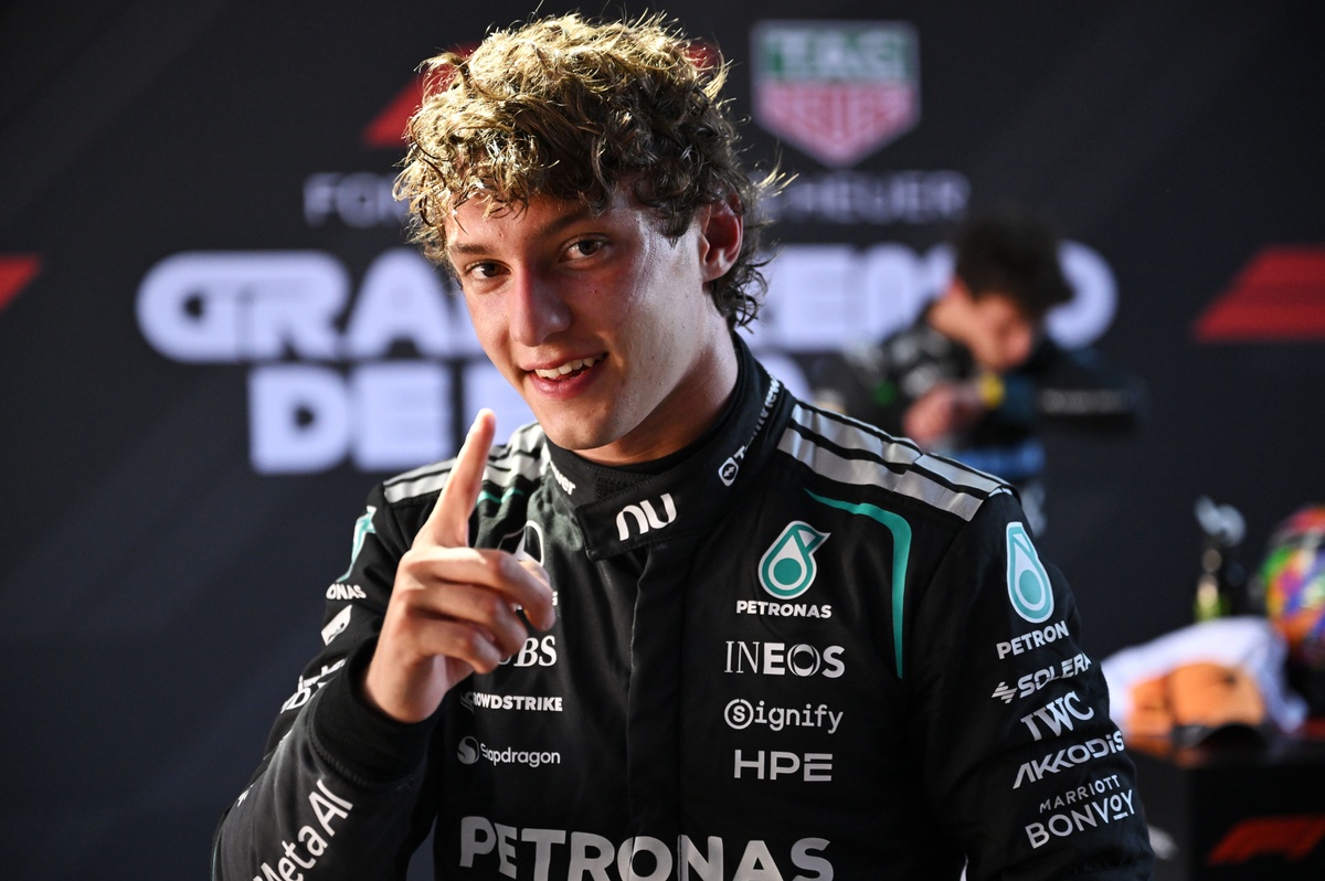 Vettel: “Antonelli en genç şampiyon unvanının yeni sahibi olursa çok sevinirim” Vettel: “Antonelli en genç şampiyon unvanının yeni sahibi olursa çok sevinirim”