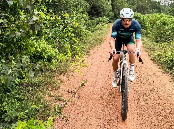 Fahrrad statt Privatjet: Valtteri Bottas radelt zum nächsten Formel-1-Rennen!