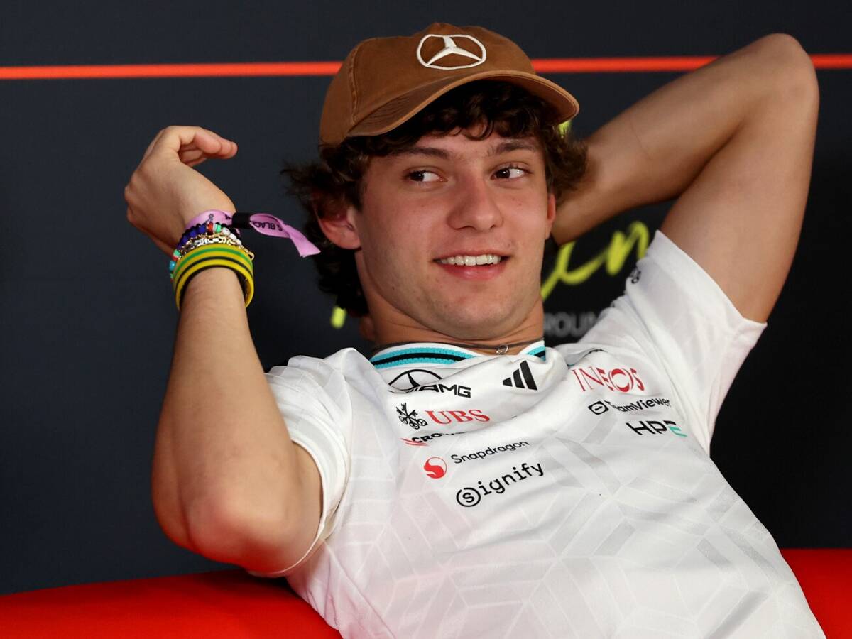Hamilton scherzt über Antonelli: “Mach langsamer!” – und wird dann ernst Hamilton scherzt über Antonelli: “Mach langsamer!” – und wird dann ernst