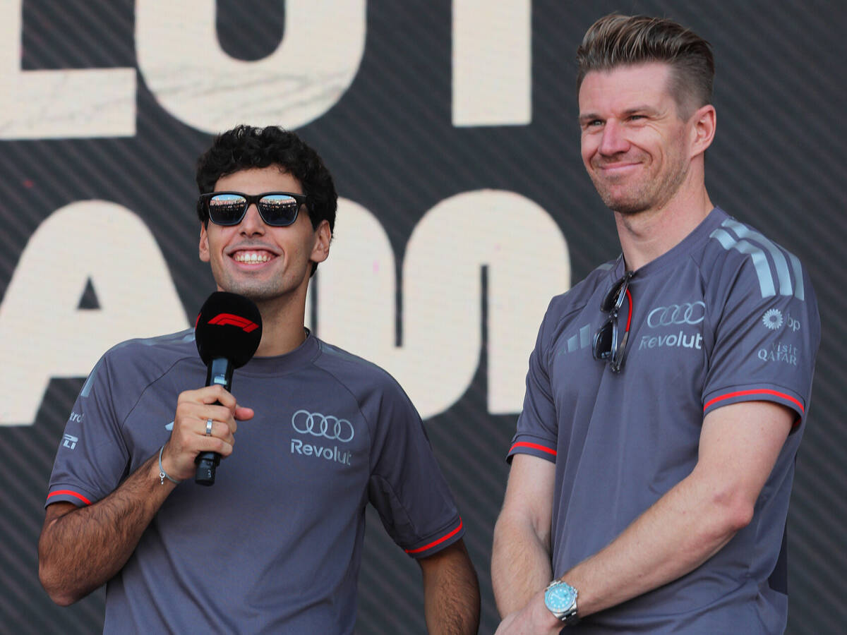 Fiese Aktion! Bortoleto zieht Audi-Kollege Hülkenberg vor Fans die Hose herunter Fiese Aktion! Bortoleto zieht Audi-Kollege Hülkenberg vor Fans die Hose herunter