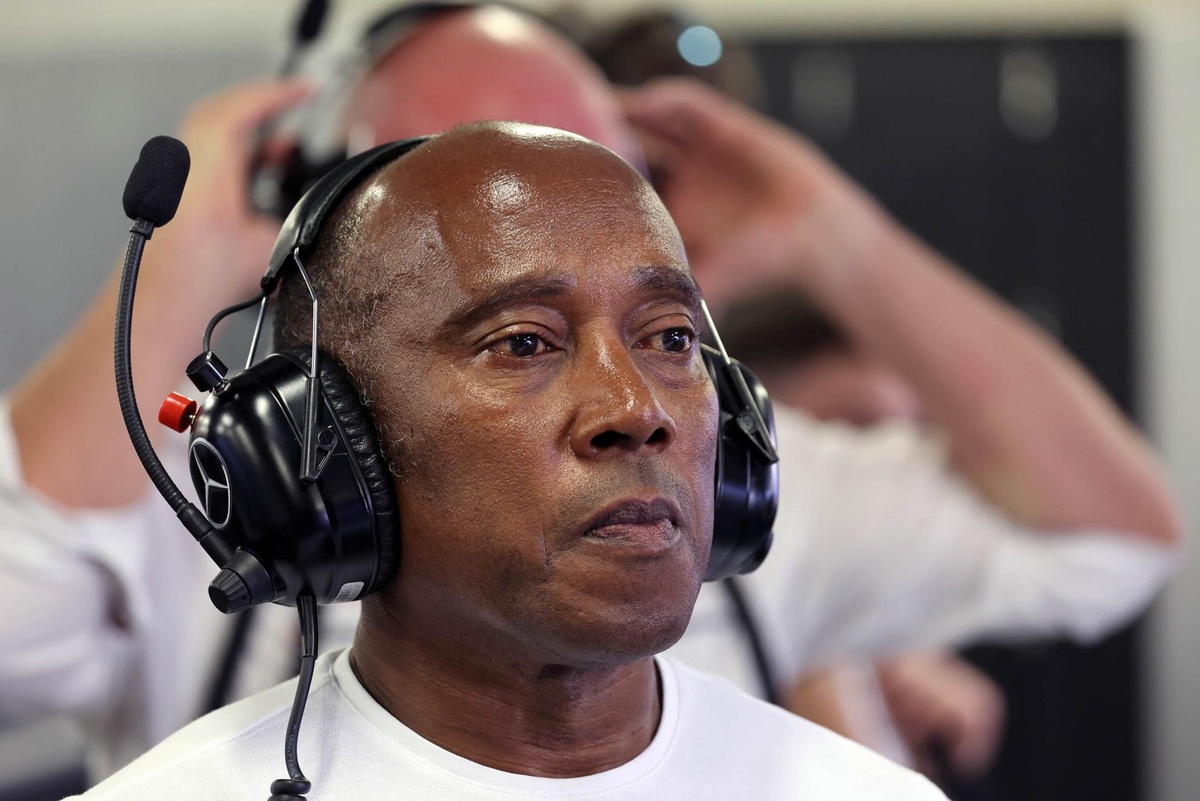 Hamilton’ın babası, Portimao’da Verstappen’in garajında görüntülendi